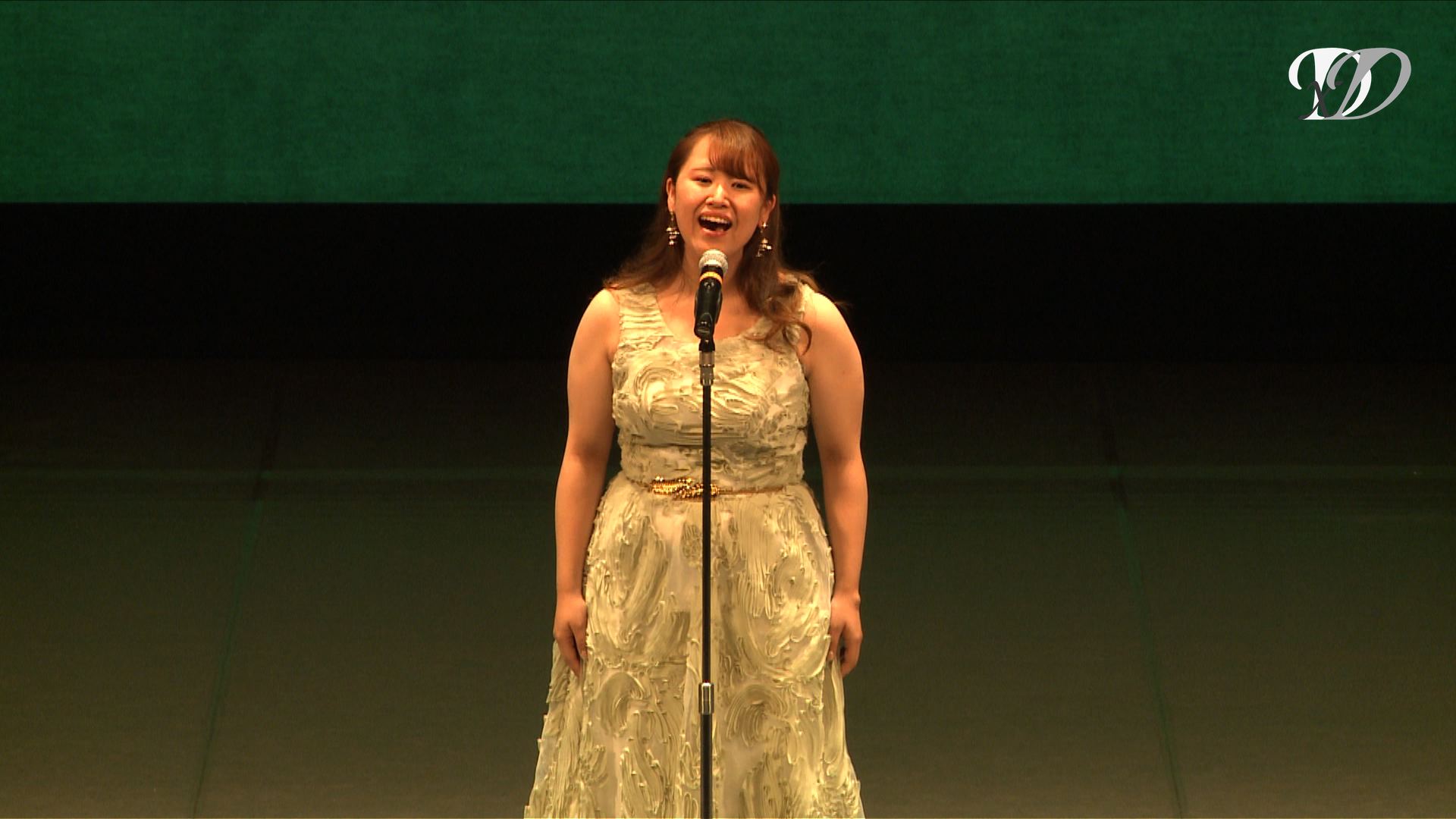 新里 愛生	